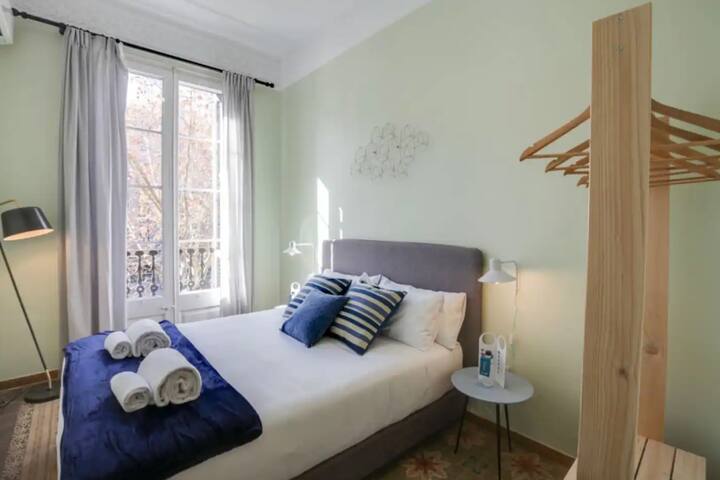 Passeig Sant Joan 1-2, Eixample gallery image 4