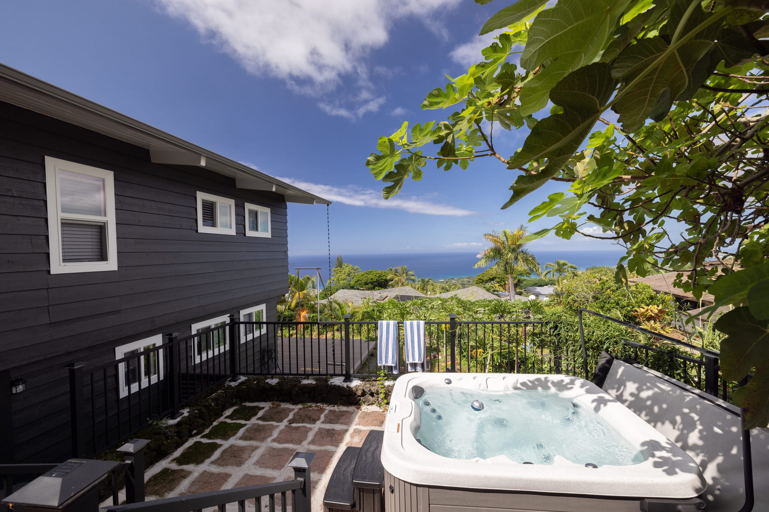 Home in Kailua-Kona · ★4.99 · 2 bedrooms · 4 beds · 2.5 baths - Image 62