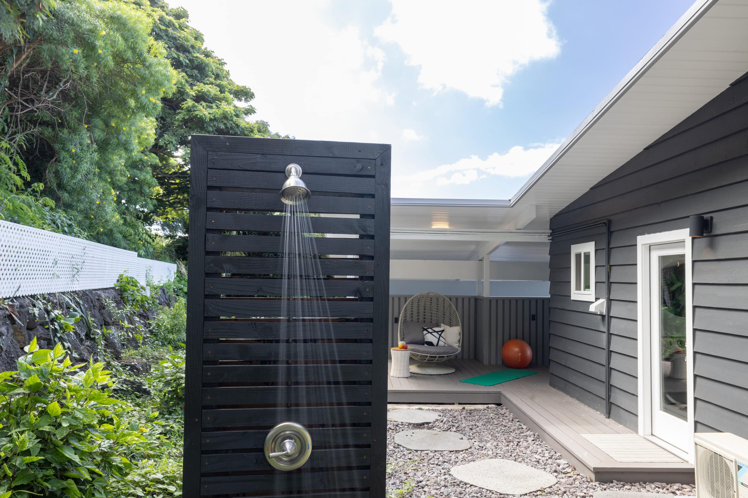 Home in Kailua-Kona · ★4.99 · 2 bedrooms · 4 beds · 2.5 baths - Image 83