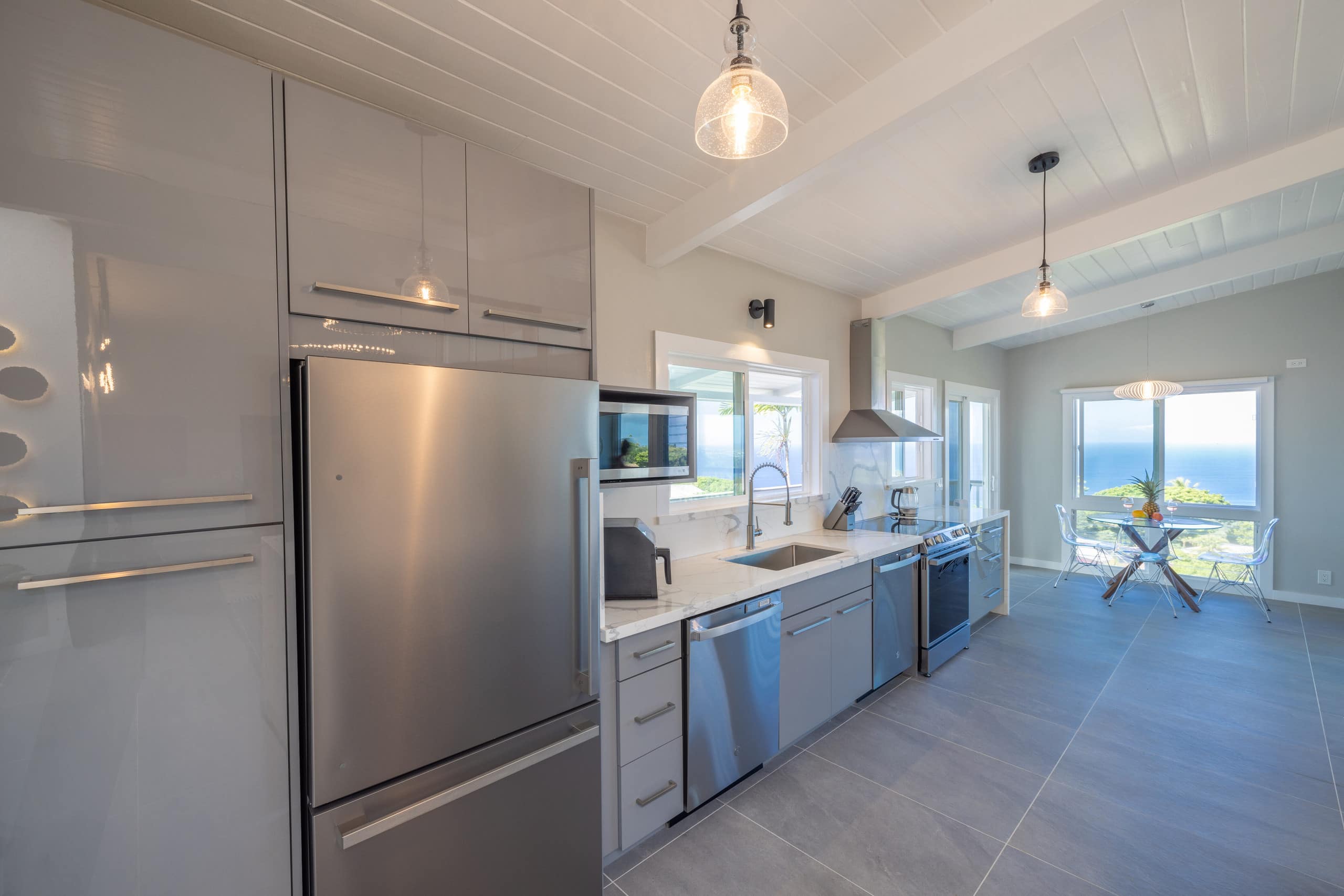 Home in Kailua-Kona · ★4.99 · 2 bedrooms · 4 beds · 2.5 baths - Image 9