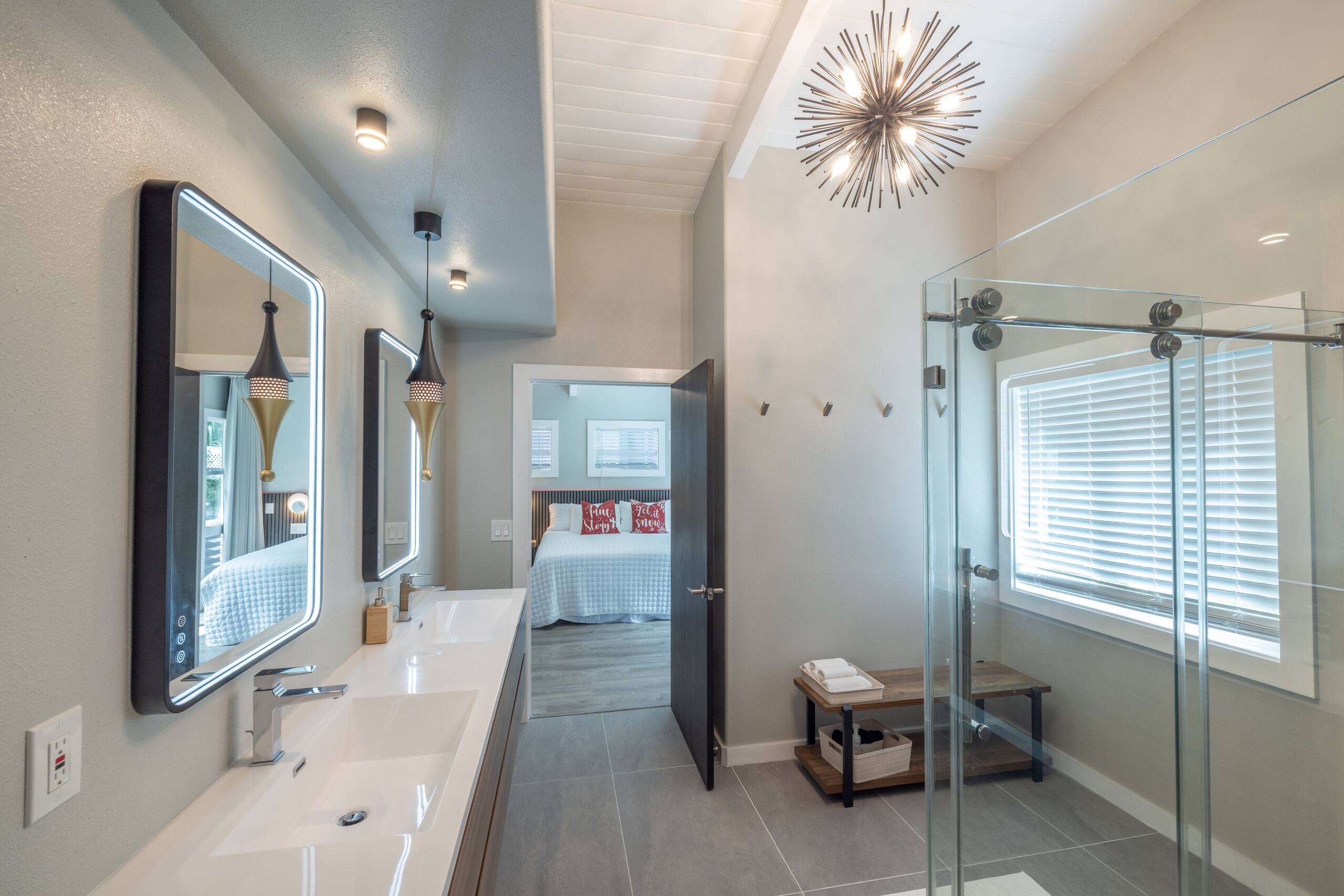 Home in Kailua-Kona · ★4.99 · 2 bedrooms · 4 beds · 2.5 baths - Image 49