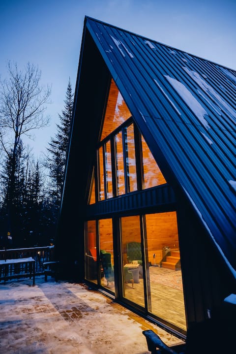 Cozy A-Frame in Nature with Hot Tub