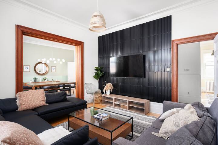 Standalone 2 Floor PH Downtown- Private Rooftop gallery image 4