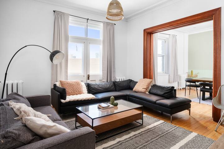 Standalone 2 Floor PH Downtown- Private Rooftop gallery image 5