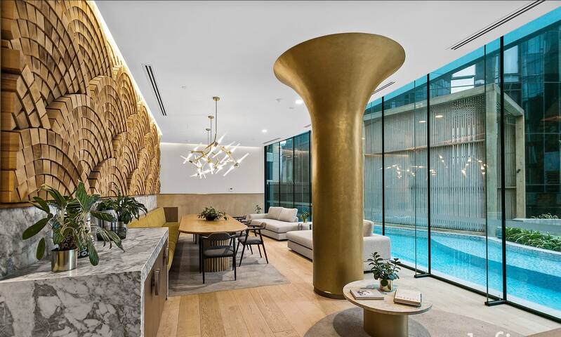 2Bed2Bath1Car St Boulevard Urban Retreat gallery image 2