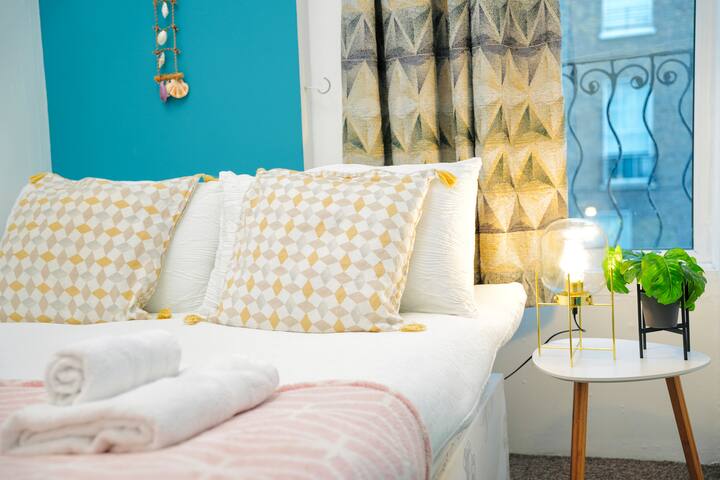 Central Location – 2 Bedroom Apt gallery image 5