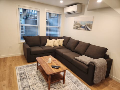 Popular Airbnb listing: New! Private 1BR in Toronto by Danforth, Sleeps 4 in Toronto—Danforth