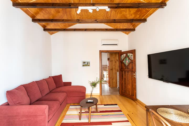 Renovated 1+1 Flat Wh Queen And Sofa Bed - Bakırköy