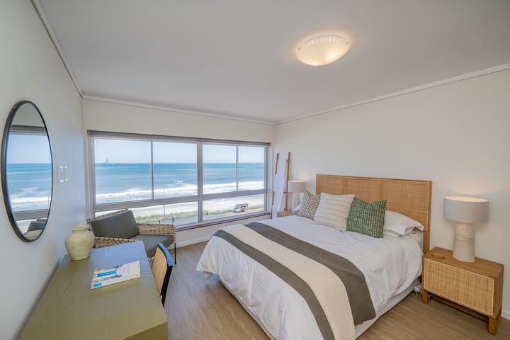 2 Bedroom Apartment - Blouberg Beachfront - Parklands