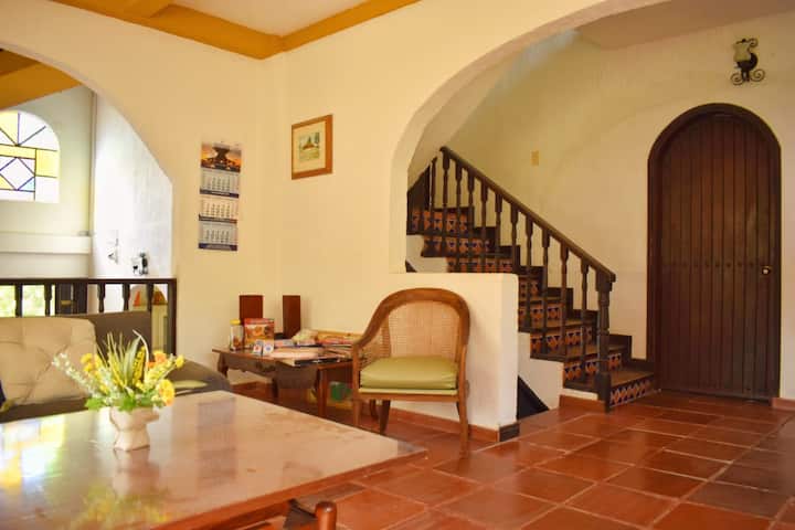 მისაღები ოთახი 2