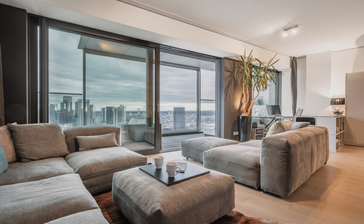 Erfolgreiche Airbnb-Immobilie: Exklusives Skyline Penthouse in Westend Süd