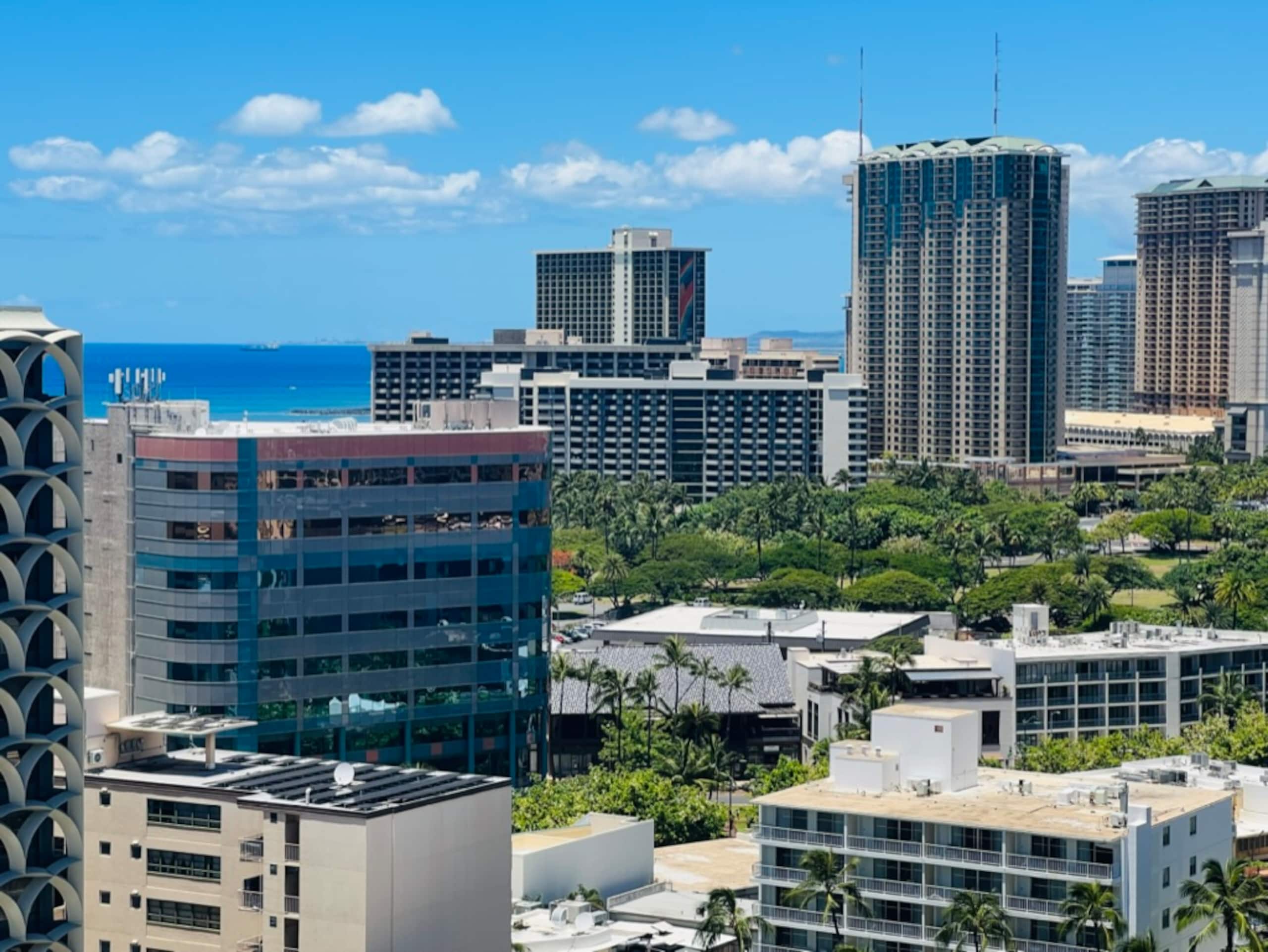 Ocean View Waikiki Condo｜FREE Parking｜5 Min Beach - Image 26