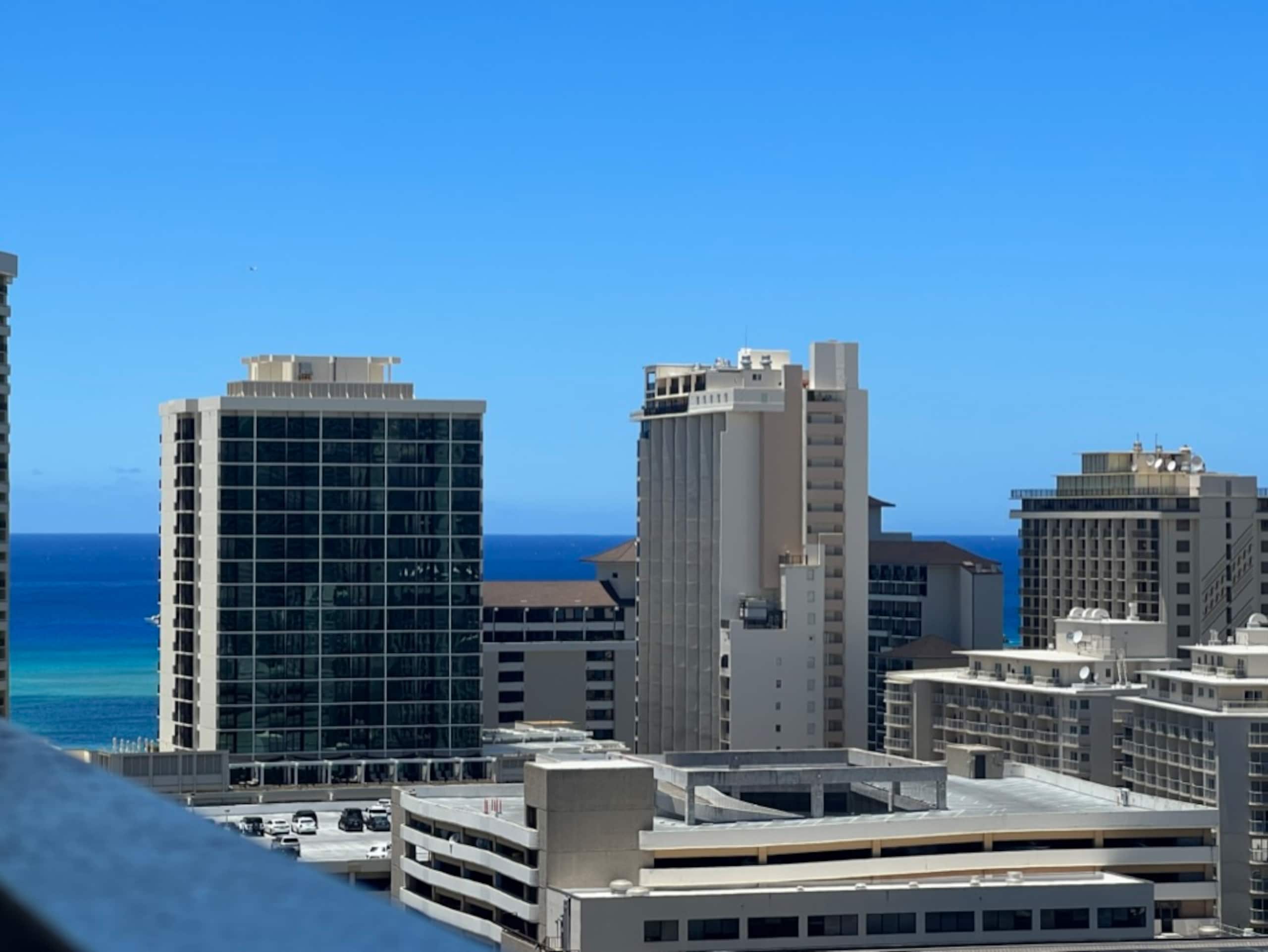 Ocean View Waikiki Condo｜FREE Parking｜5 Min Beach - Image 23