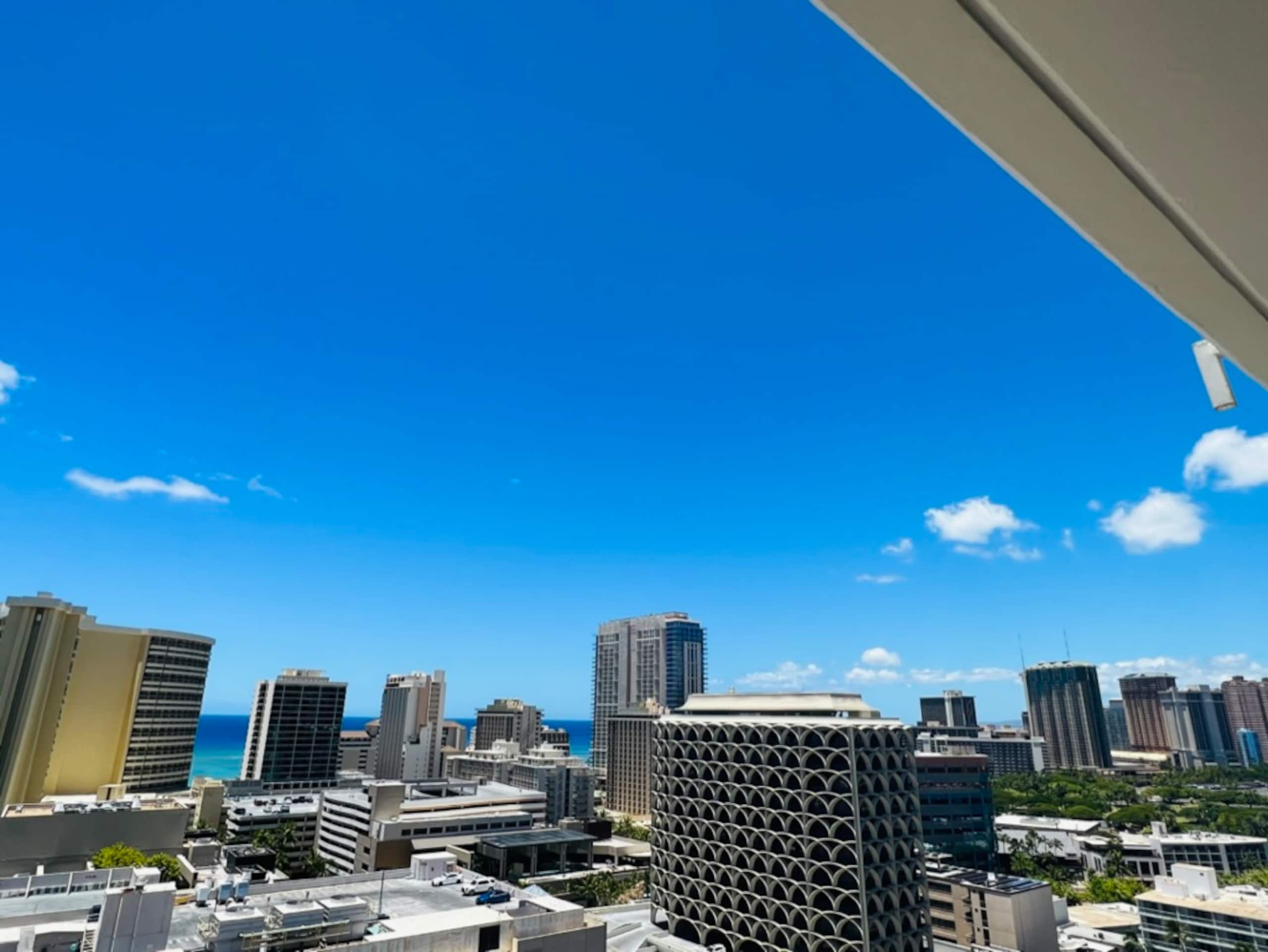 Ocean View Waikiki Condo｜FREE Parking｜5 Min Beach - Image 21