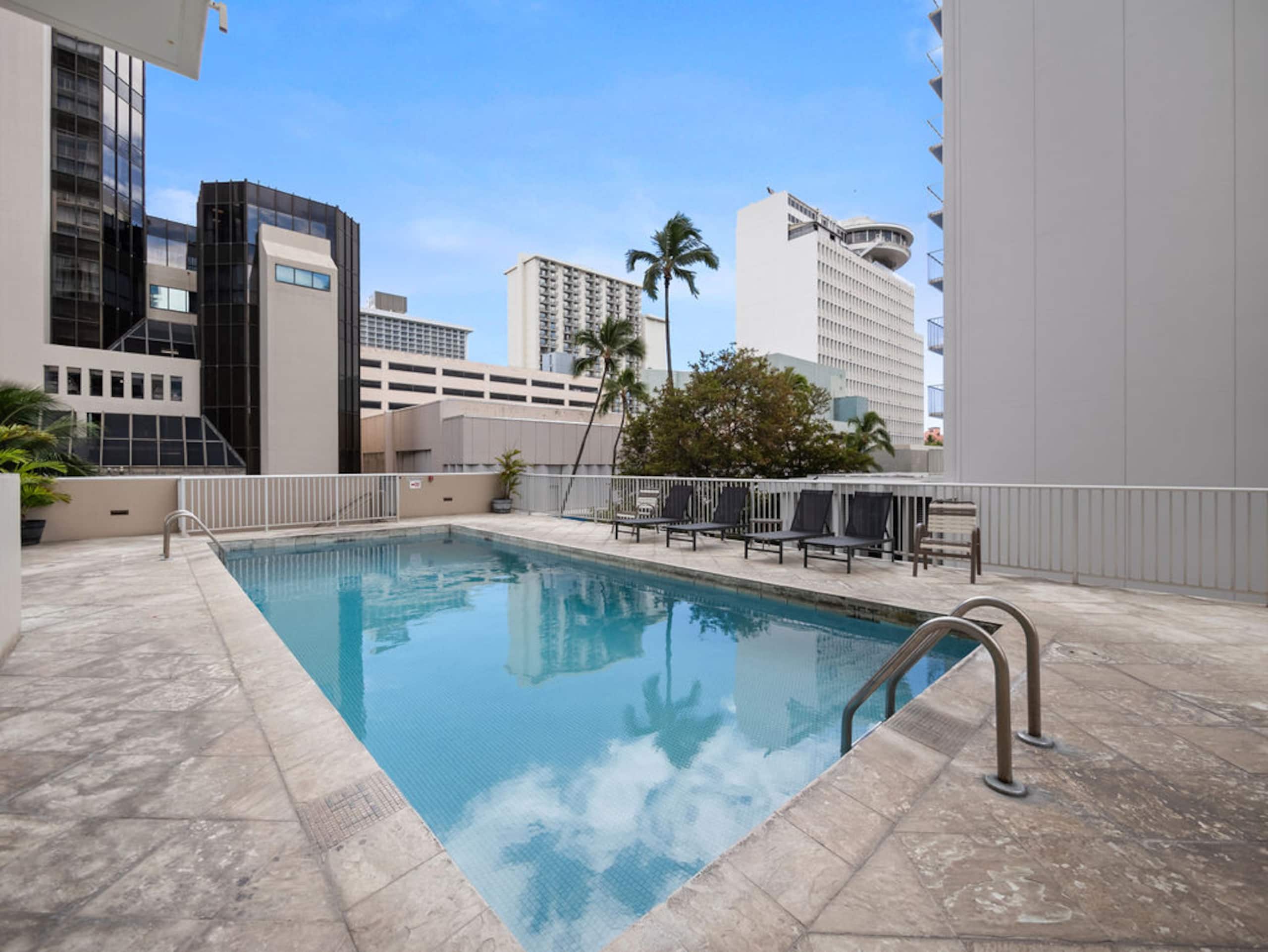 Ocean View Waikiki Condo｜FREE Parking｜5 Min Beach - Image 48