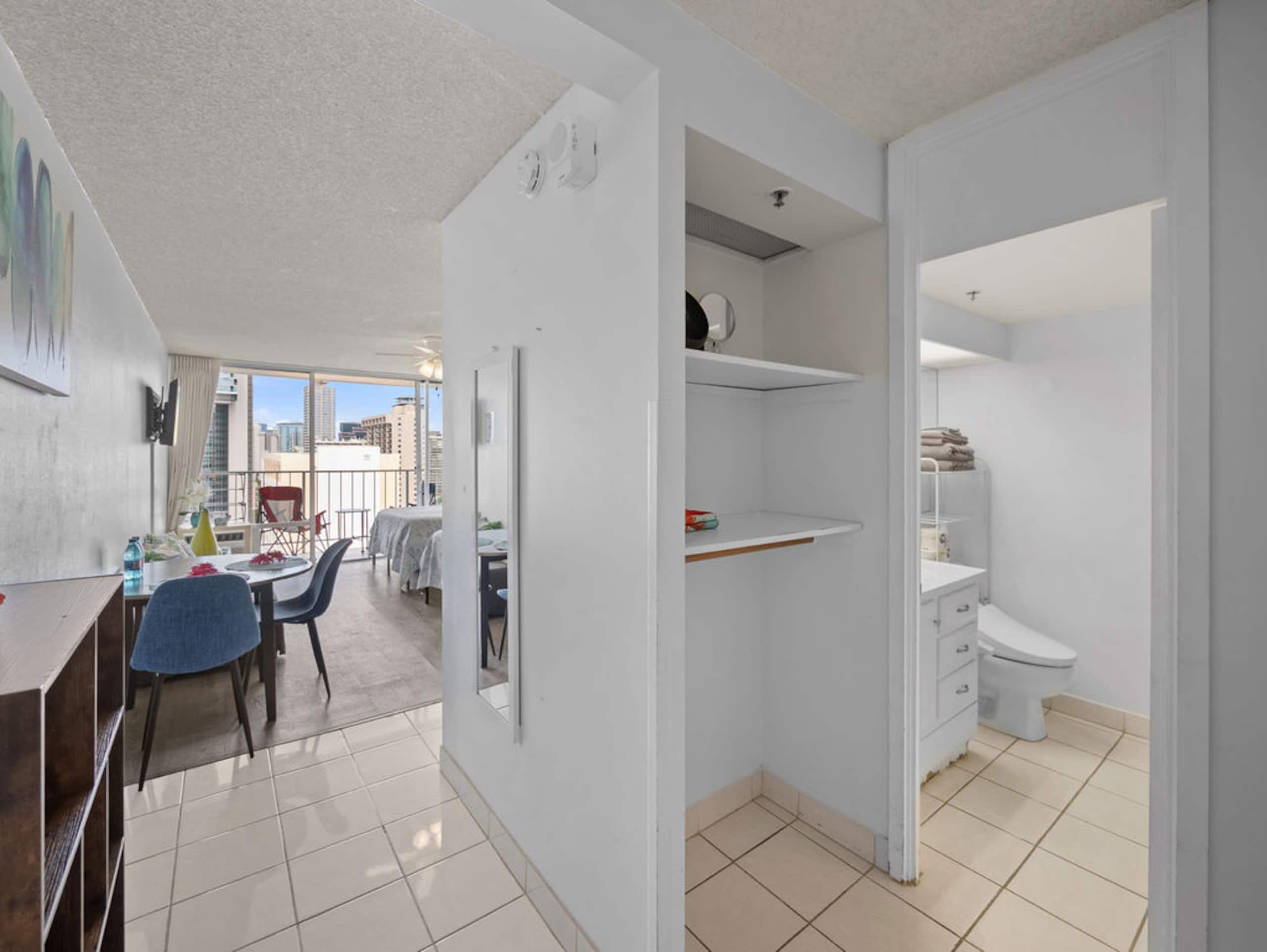 Ocean View Waikiki Condo｜FREE Parking｜5 Min Beach - Image 14