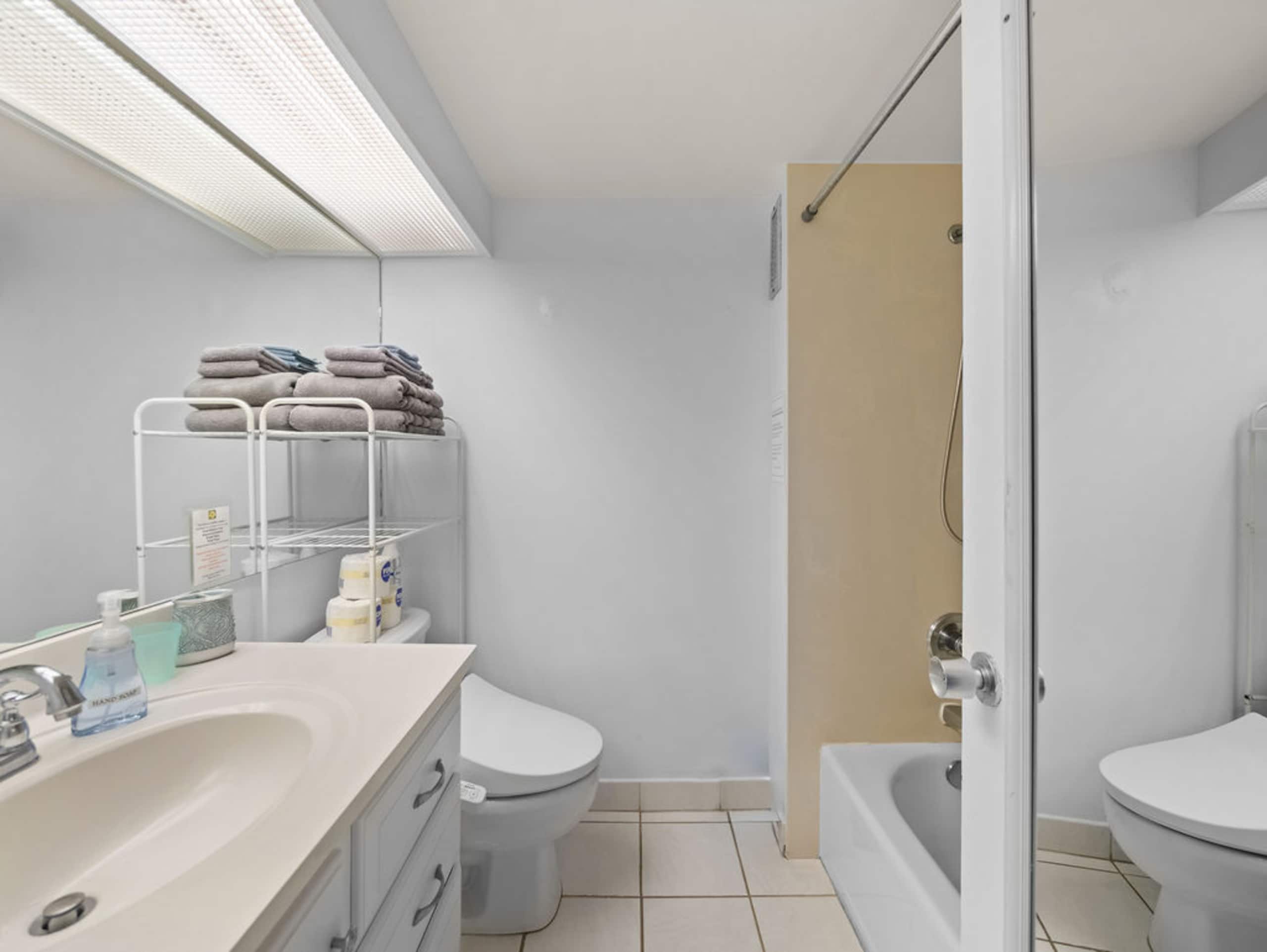 Ocean View Waikiki Condo｜FREE Parking｜5 Min Beach - Image 13