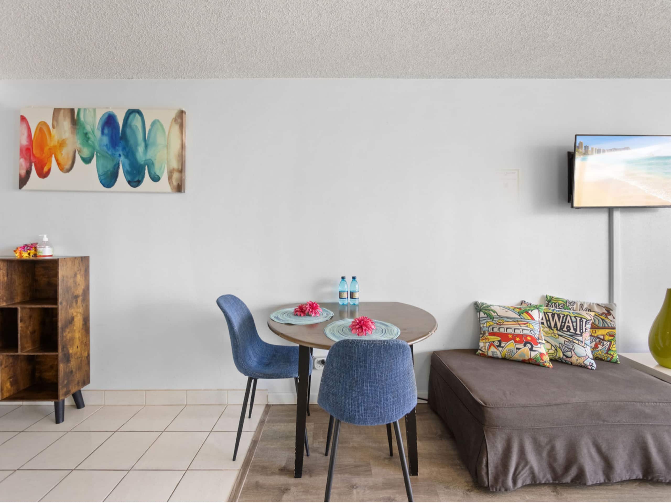 Ocean View Waikiki Condo｜FREE Parking｜5 Min Beach - Image 10
