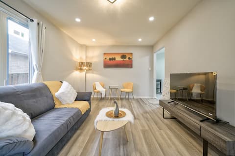 Entire Home in Ajax with Children's play area