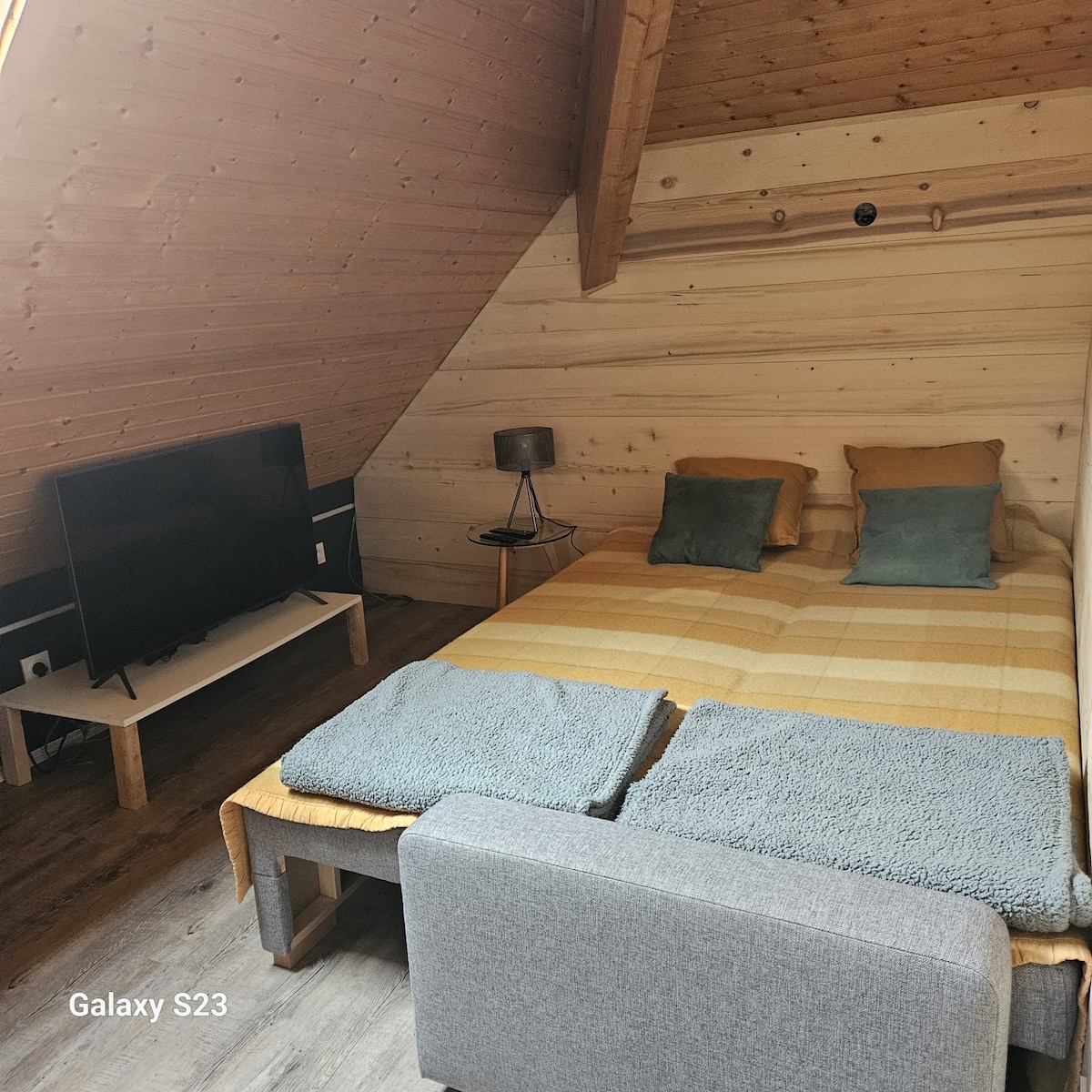 chambre avec lit double