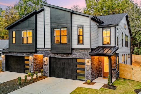 Large Luxury Downtown Home | 5,000 SQFT, Sleeps 24