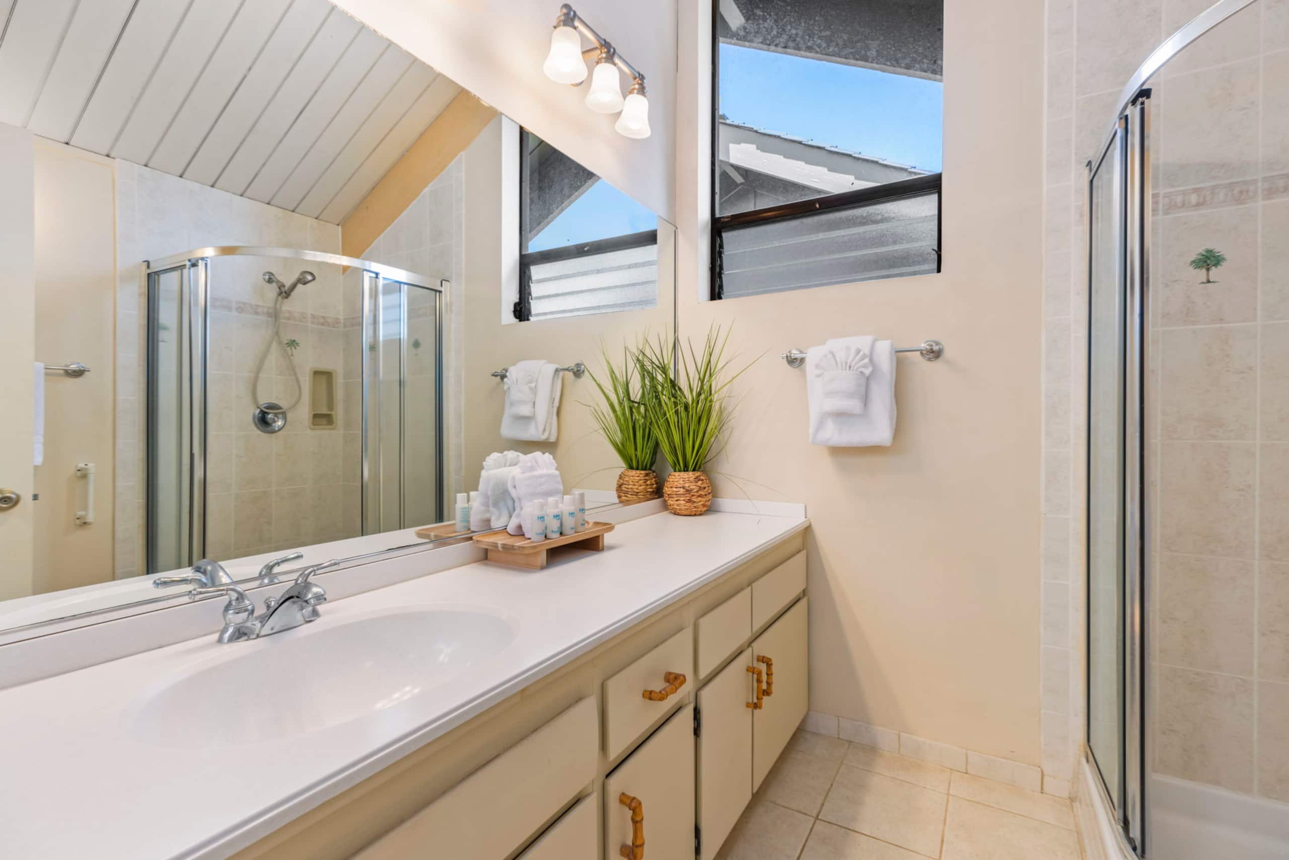 Spacious 2B Oceanfront w/ Loft - Kahana Village 39 - Image 17
