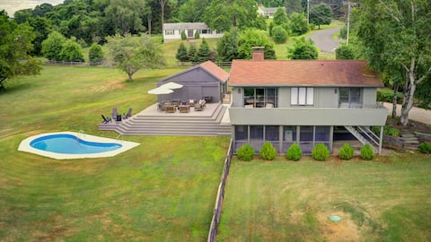 Pool Near Hudson & Catskills w/ Large Yard