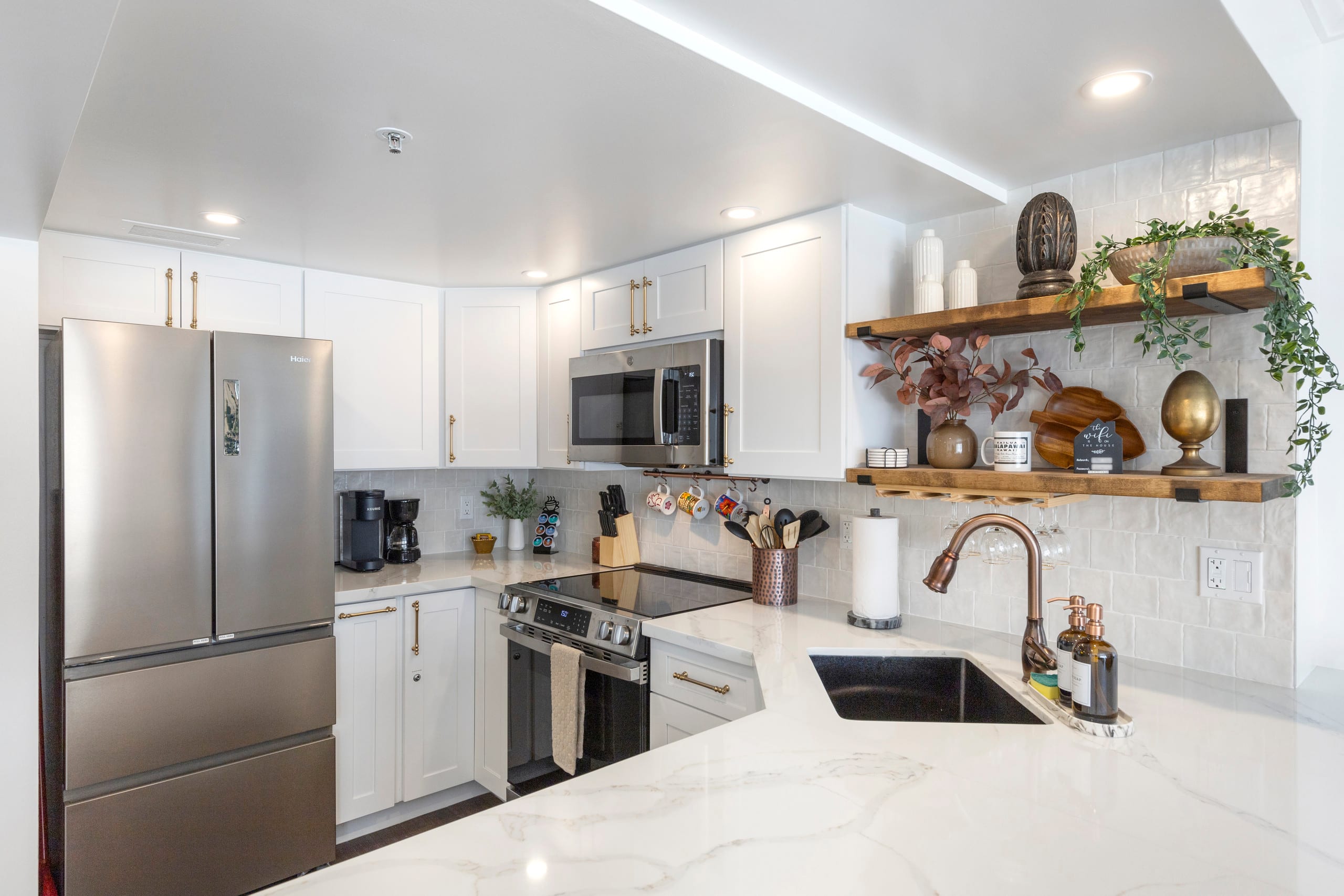 Condo in Honolulu · ★4.98 · 1 bedroom · 3 beds · 1 private bath - Image 8