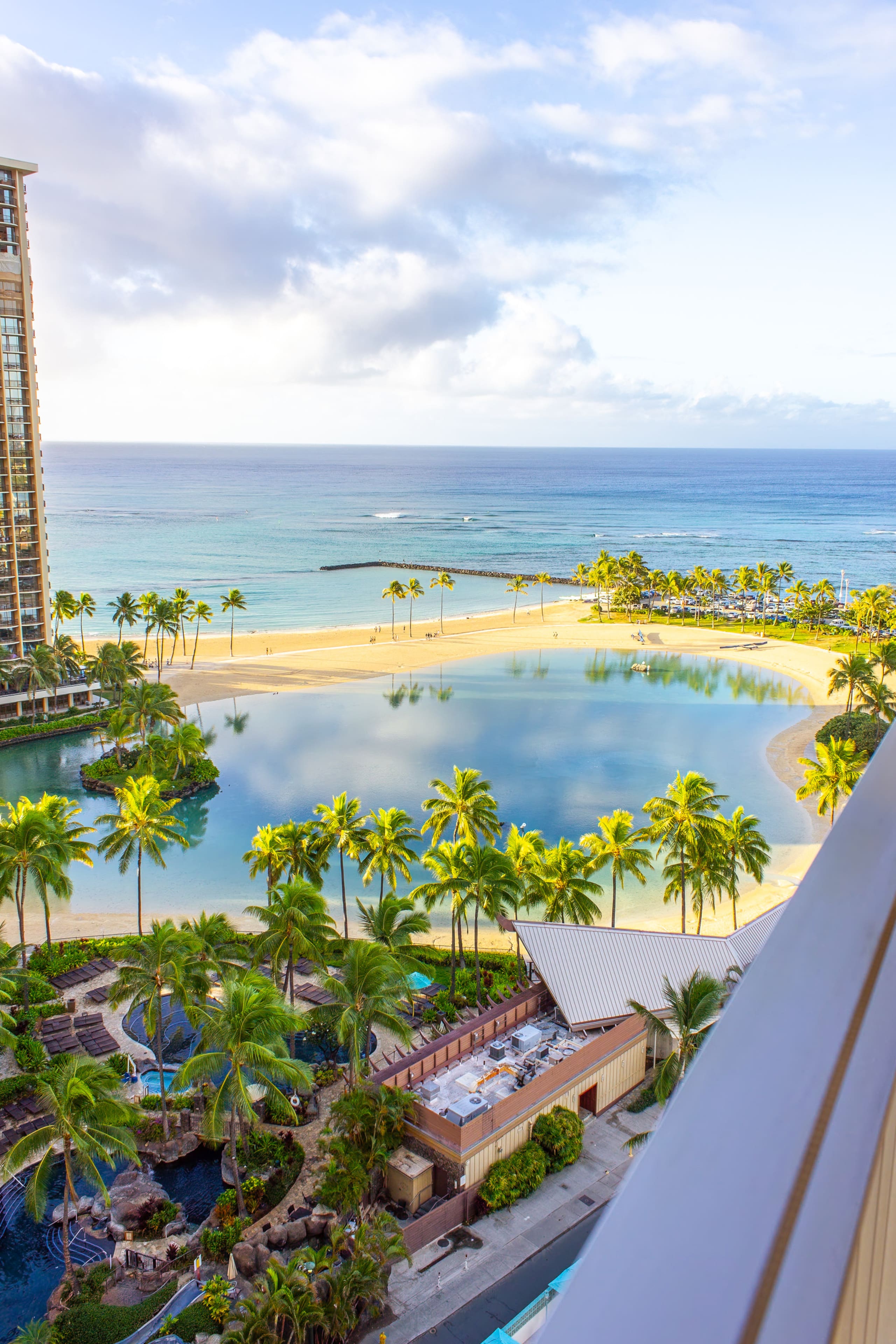 Condo in Honolulu · ★4.98 · 1 bedroom · 3 beds · 1 private bath - Image 35