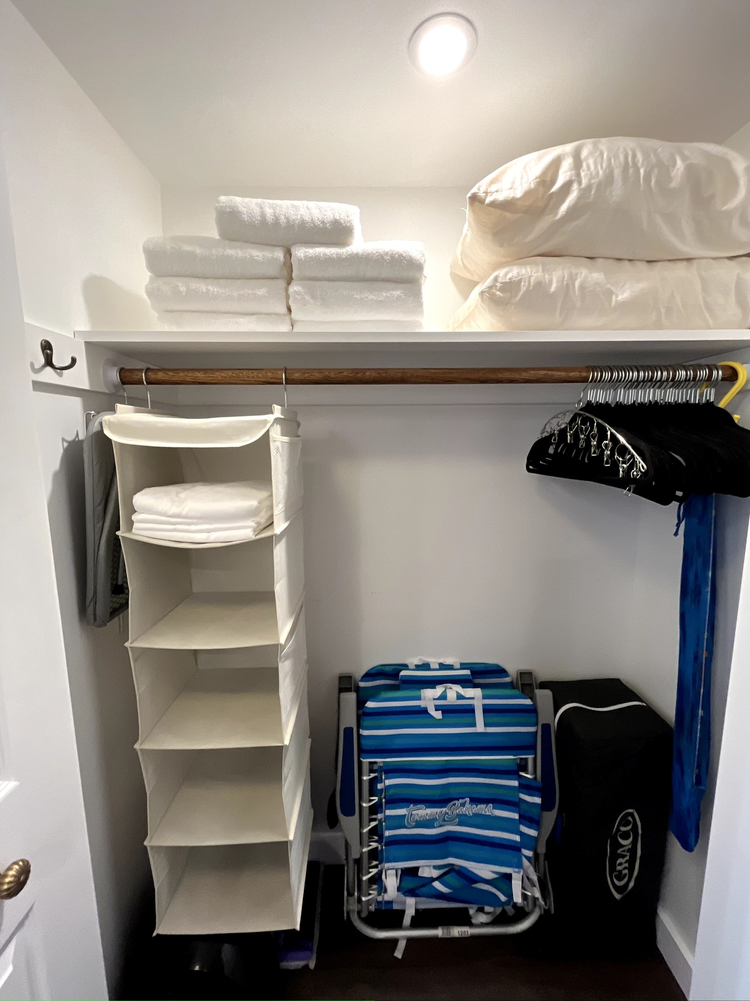 Condo in Honolulu · ★4.98 · 1 bedroom · 3 beds · 1 private bath - Image 21