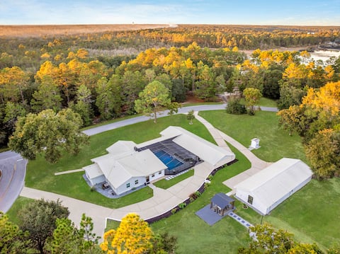 North End Retreat | Sleeps 15