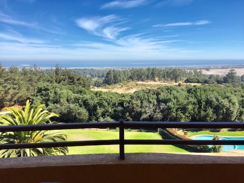Top performing Airbnb: Amazing view of Mantagua, near sports complex in Quintero