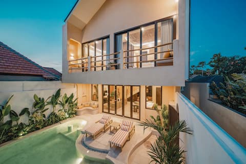 Solara Villa ~ Swimming Pool & 150m to Beach