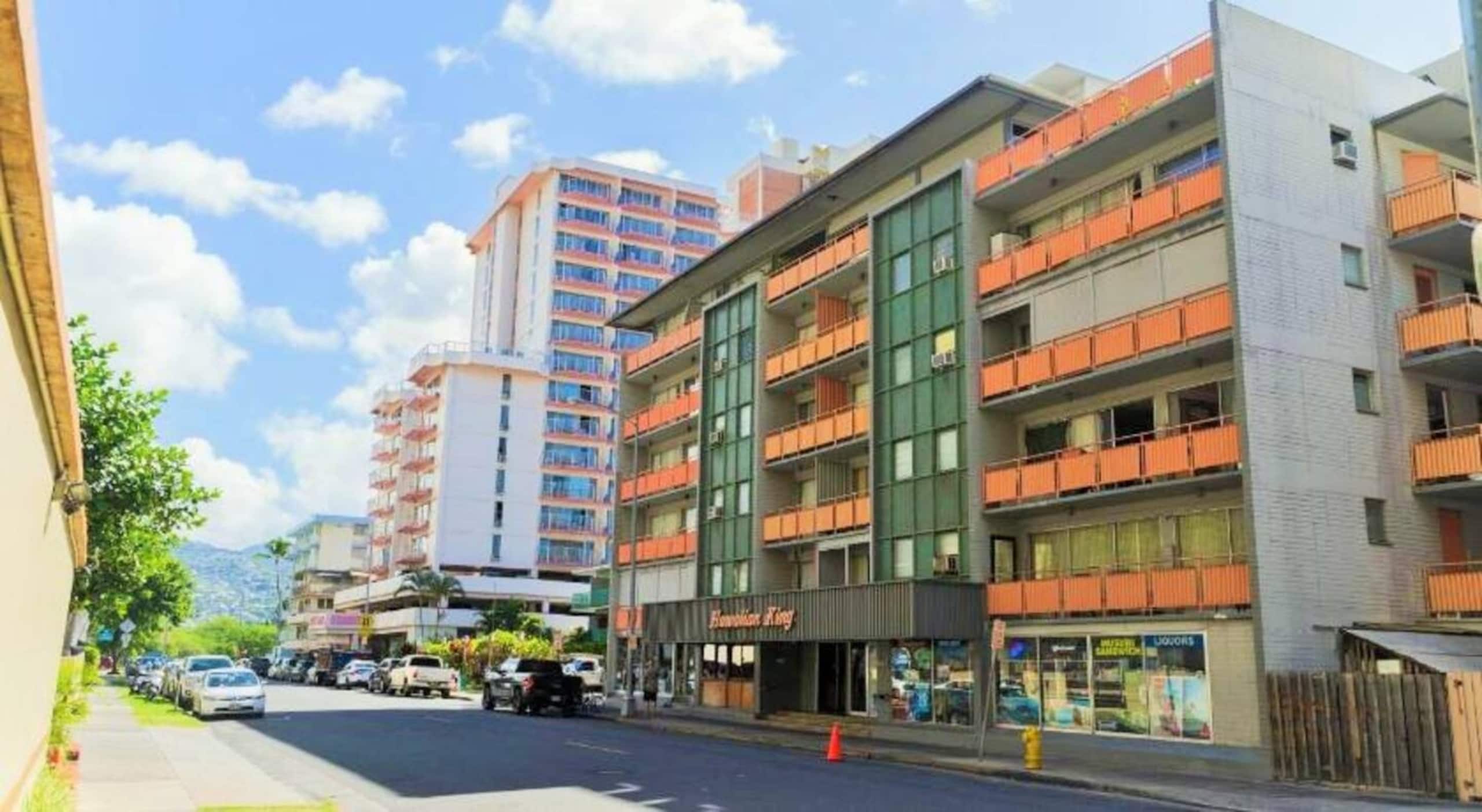 1- brm in the Heart of Waikiki - Image 27