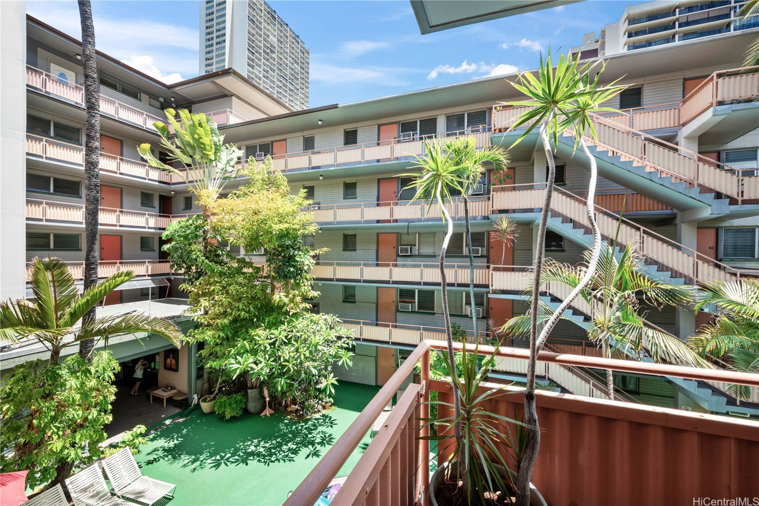 1- brm in the Heart of Waikiki - Image 33