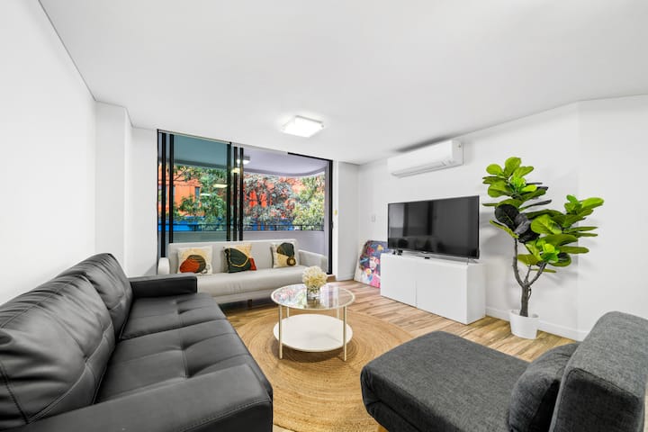 Spacious 3br Apt W Parking Near Icc&darlingharbour - Surry Hills