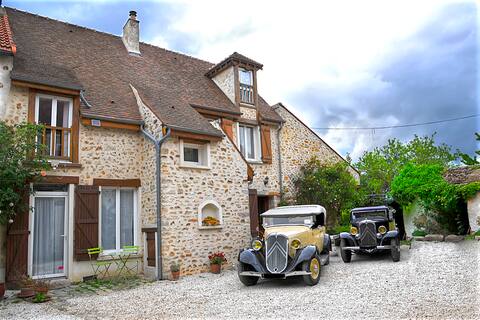 House with garden & parking. Close to Paris, Massy.
