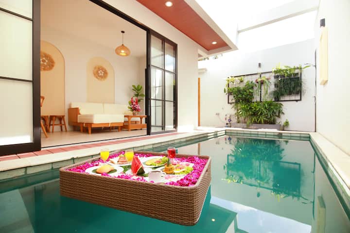 Canggu Dome 1 3br 10ppl Rooftop-by Baliasiavila - Bali