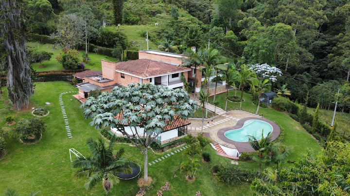 Luxury Villa Medellín · Pool & City Views