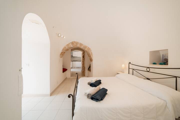 Esclusiva villa con trullo e piscina privata gallery image 4