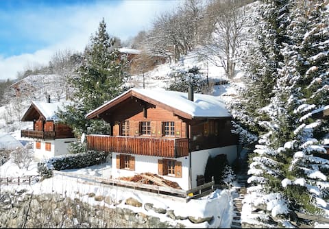 Entire Chalet with stunning view, sauna & garden
