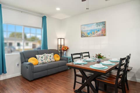 Top performing Airbnb: High ceiling home, heart of OC. in Midway City