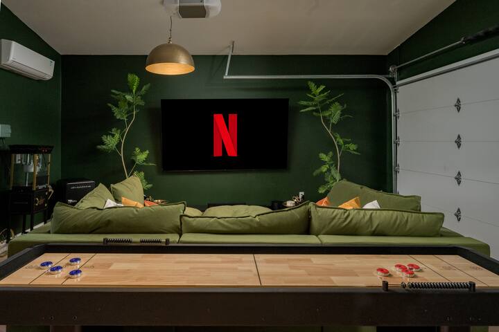 Luxury & Walkable | Movie|Game Rm HotTub | Rooftop gallery image 2