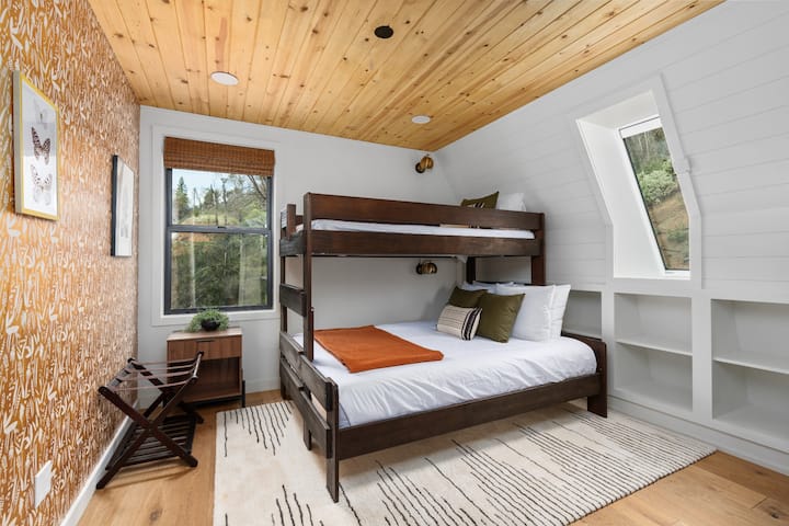 Bedroom 3 has Bunk bed (Queen + twin XL) fun for the kids (and kids at heart)!  Plus games to keep the good times rolling.