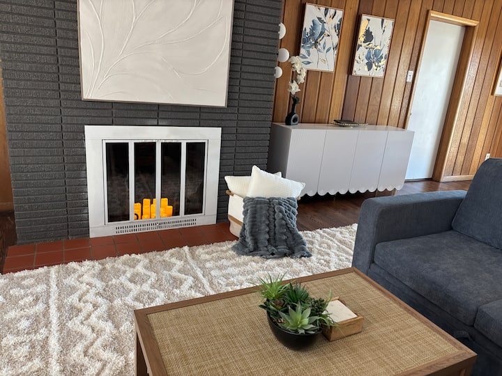 Cozy Broadmoor Ivywild Getaway: Family & Friends - Colorado Springs, CO