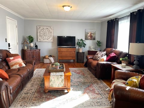 Relaxing Retreat in Heart of 66