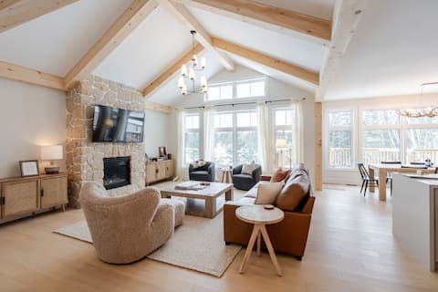 Popular Airbnb listing: *New* Muskoka Lakefront Wellness Retreat in Lake Of Bays