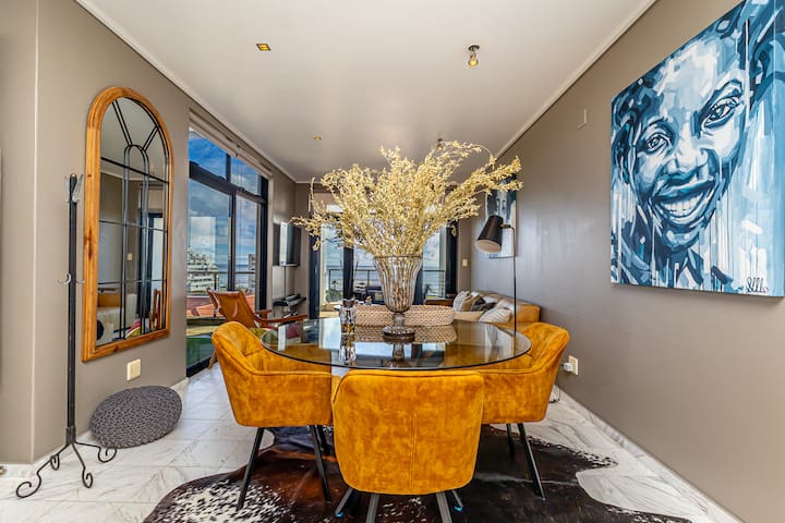 Sea Point Getaway Apartment – Cape Town gallery image 4