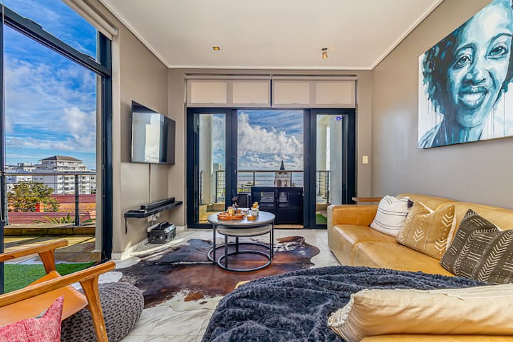 Sea Point Getaway Apartment – Cape Town gallery image 3