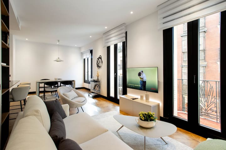 Newly renovated flat in Justicia (2 bedr 2 bathrs)